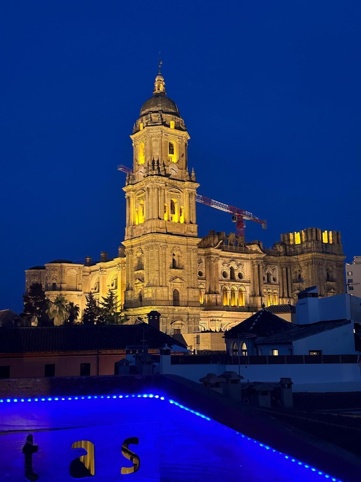 Old Town, City Center Apartment Premium With Parking Малага Экстерьер фото