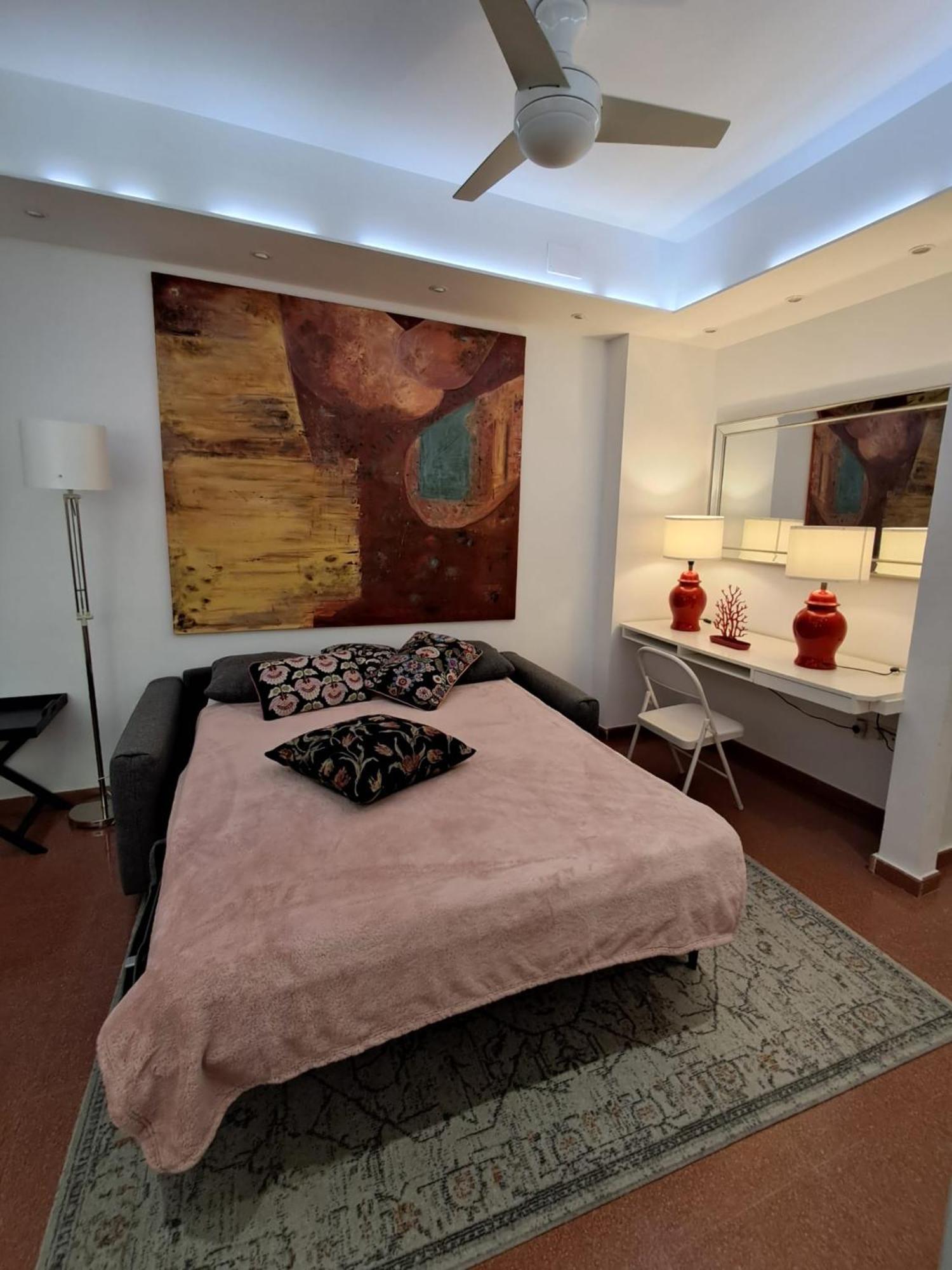 Old Town, City Center Apartment Premium With Parking Малага Экстерьер фото