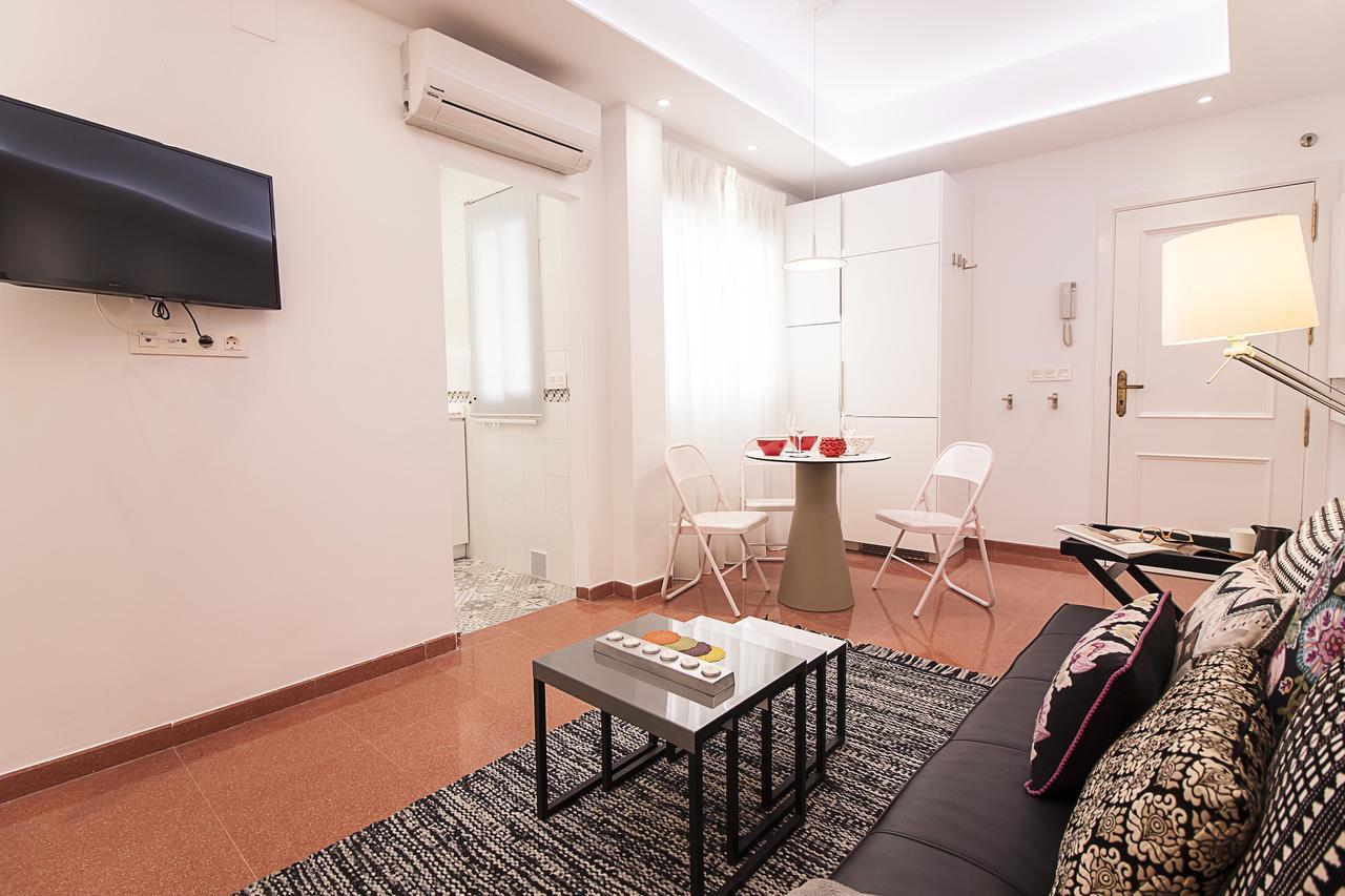 Old Town, City Center Apartment Premium With Parking Малага Экстерьер фото